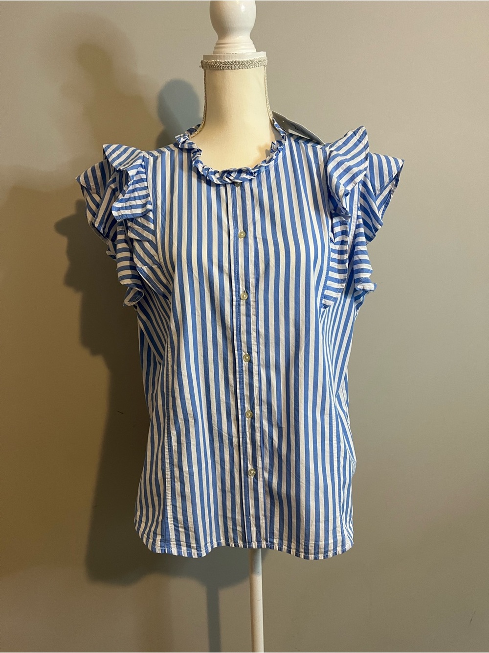 Free Assembly Women’s Cotton Ruffle Shirt with Short Sleeves, Size Large